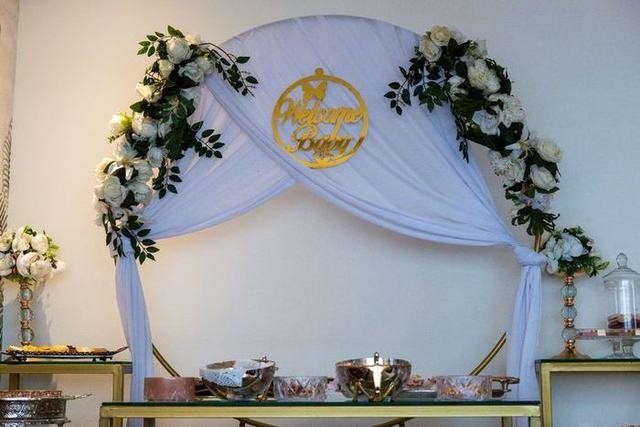 Welcome baby backdrop with soft balloons